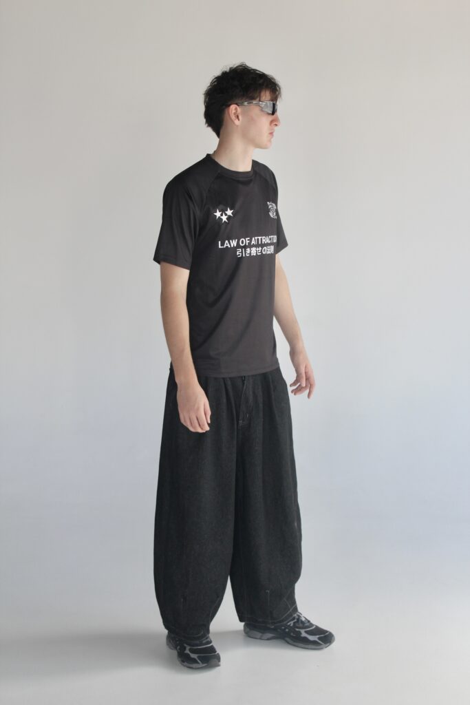 relaxed fit black